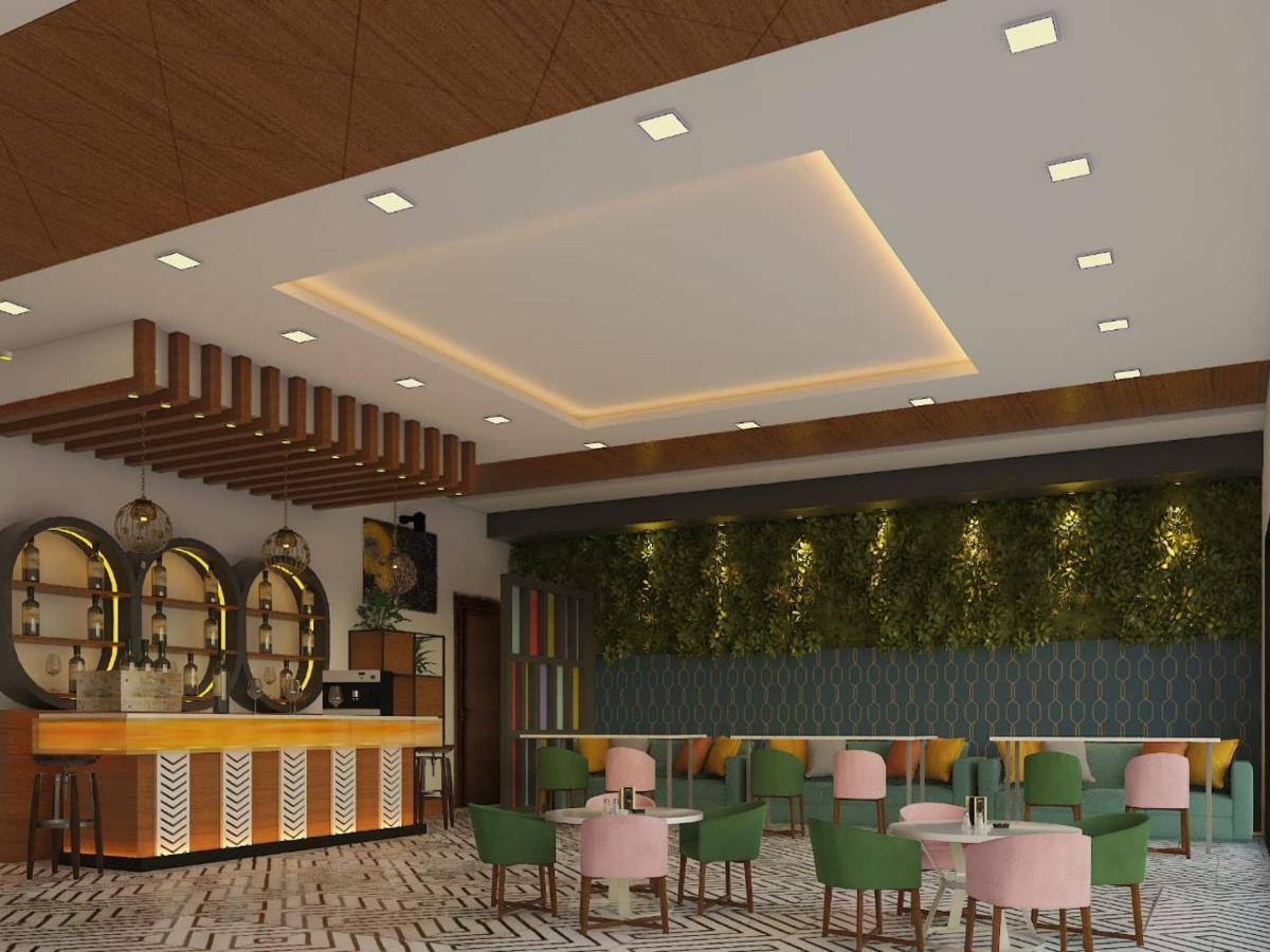 Hotel Savitri Signature Narsinghpur Exterior foto