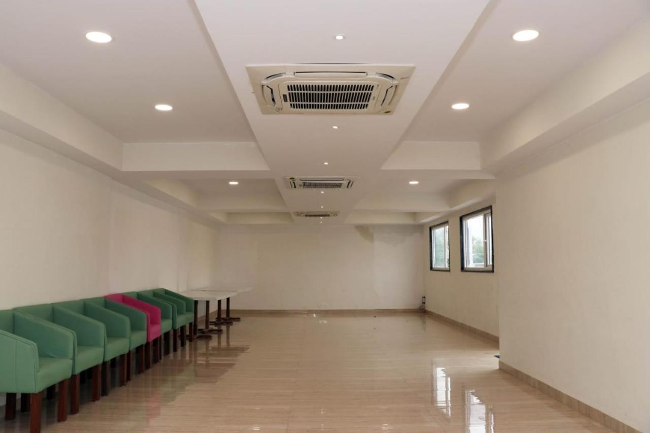 Hotel Savitri Signature Narsinghpur Exterior foto